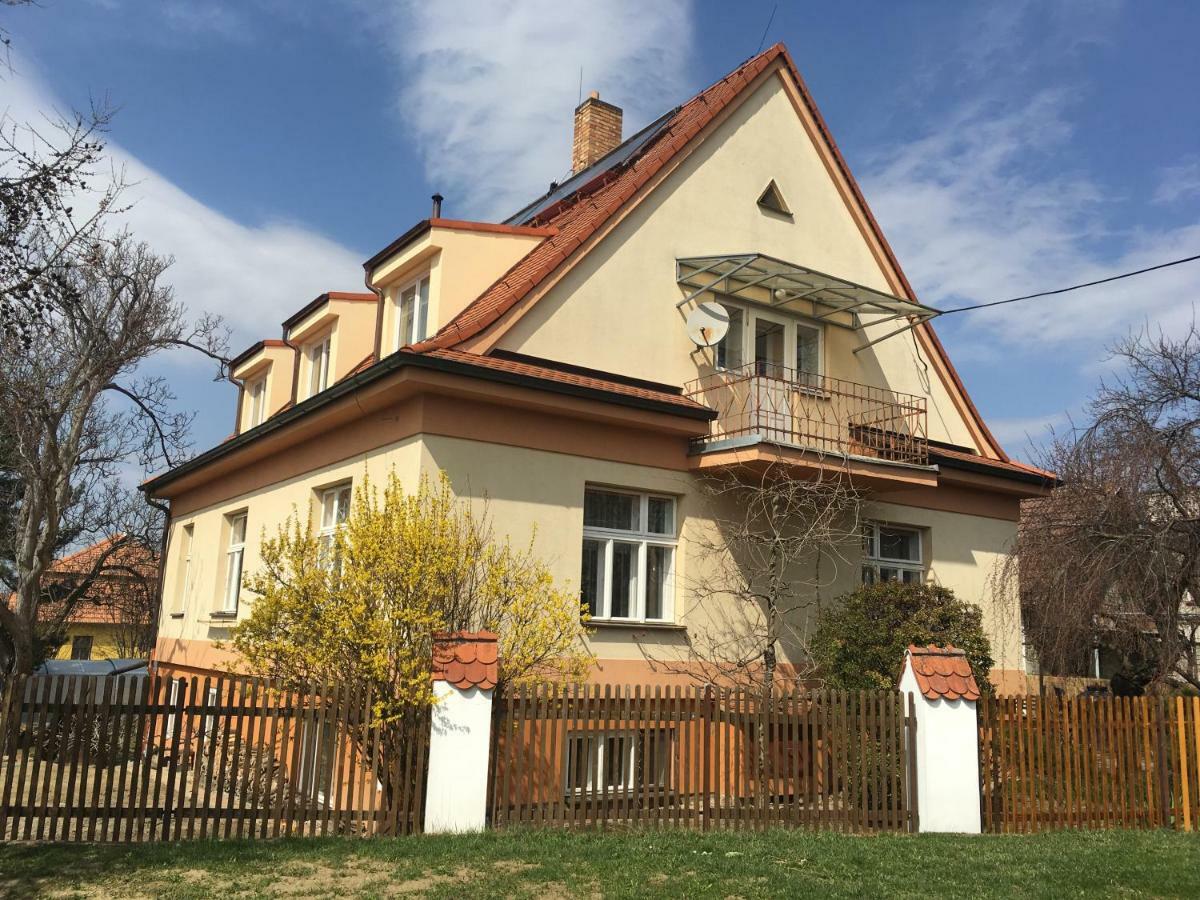 Apartman Nella Valtice Bagian luar foto